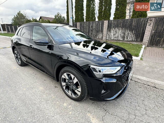Черный Ауди Q8 e-tron, объемом двигателя 0 л и пробегом 9 тыс. км за 82000 $, фото 1 на Automoto.ua