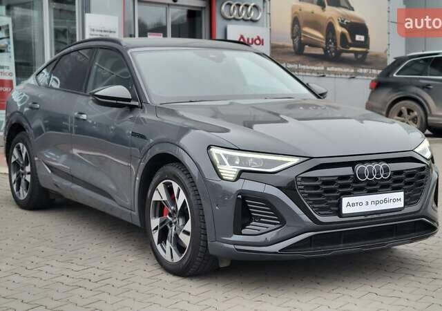 Сірий Ауді Q8 e-tron, об'ємом двигуна 0 л та пробігом 34 тис. км за 65000 $, фото 1 на Automoto.ua