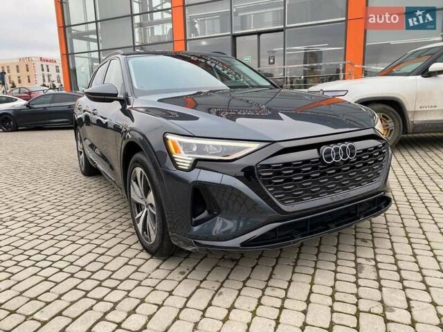 Сірий Ауді Q8 e-tron, об'ємом двигуна 0 л та пробігом 31 тис. км за 42300 $, фото 1 на Automoto.ua