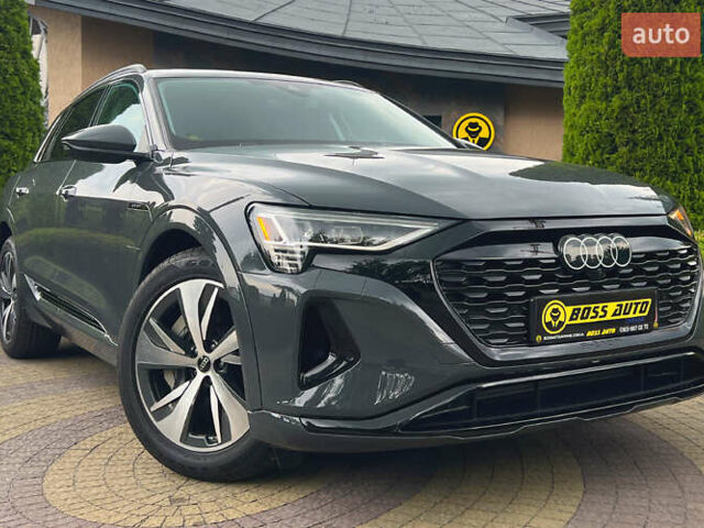 Сірий Ауді Q8 e-tron, об'ємом двигуна 0 л та пробігом 1 тис. км за 50900 $, фото 1 на Automoto.ua