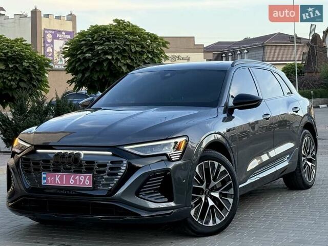 Серый Ауди Q8 e-tron, объемом двигателя 0 л и пробегом 15 тыс. км за 56500 $, фото 1 на Automoto.ua