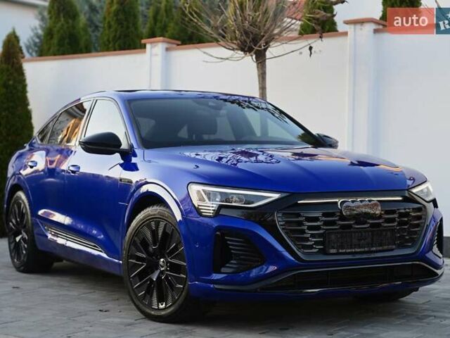 Синий Ауди Q8 e-tron, объемом двигателя 0 л и пробегом 39 тыс. км за 69999 $, фото 1 на Automoto.ua
