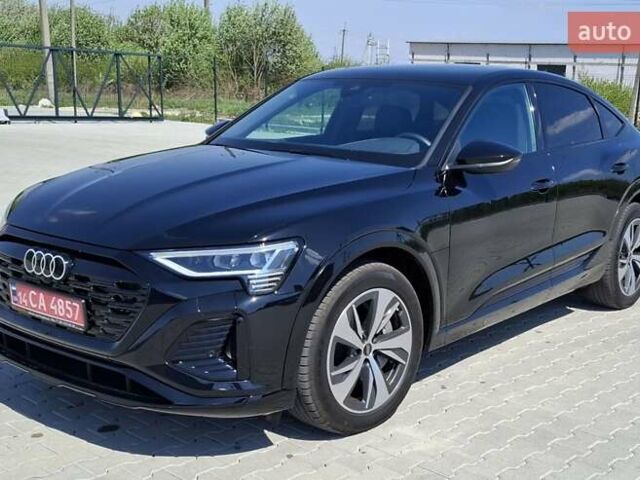 Черный Ауди Q8 Sportback e-tron, объемом двигателя 0 л и пробегом 11 тыс. км за 49999 $, фото 1 на Automoto.ua