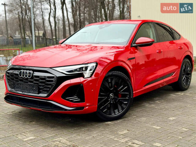 Червоний Ауді Q8 Sportback e-tron, об'ємом двигуна 0 л та пробігом 55 тис. км за 54500 $, фото 1 на Automoto.ua