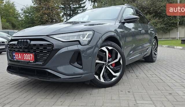 Серый Ауди Q8 Sportback e-tron, объемом двигателя 0 л и пробегом 20 тыс. км за 64800 $, фото 1 на Automoto.ua