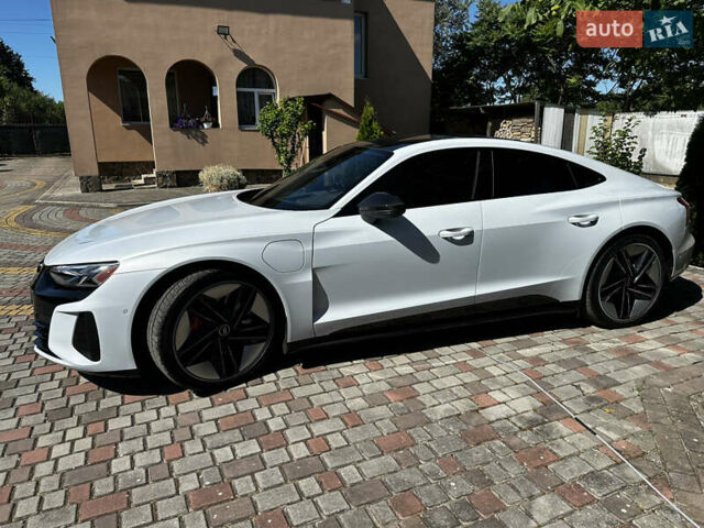 Белый Ауди RS e-tron GT, объемом двигателя 0 л и пробегом 31 тыс. км за 71000 $, фото 1 на Automoto.ua