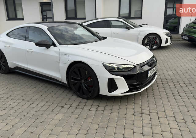 Білий Ауді RS e-tron GT, об'ємом двигуна 0 л та пробігом 52 тис. км за 63500 $, фото 1 на Automoto.ua