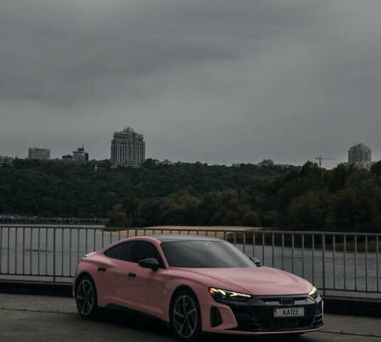 Фиолетовый Ауди RS e-tron GT, объемом двигателя 0 л и пробегом 27 тыс. км за 99999 $, фото 1 на Automoto.ua