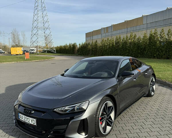 Серый Ауди RS e-tron GT, объемом двигателя 0 л и пробегом 52 тыс. км за 60000 $, фото 1 на Automoto.ua