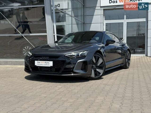 Серый Ауди RS e-tron GT, объемом двигателя 0 л и пробегом 51 тыс. км за 68490 $, фото 1 на Automoto.ua