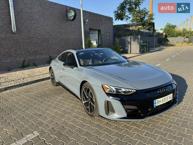 Серый Ауди RS e-tron GT, объемом двигателя 0 л и пробегом 17 тыс. км за 65000 $, фото 1 на Automoto.ua