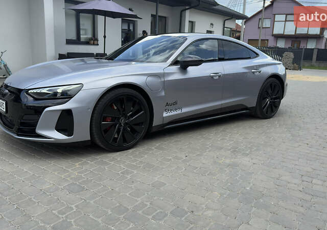 Серый Ауди RS e-tron GT, объемом двигателя 0 л и пробегом 29 тыс. км за 67600 $, фото 1 на Automoto.ua