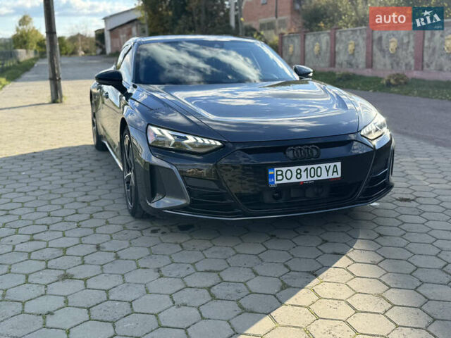 Серый Ауди RS e-tron GT, объемом двигателя 0 л и пробегом 8 тыс. км за 74000 $, фото 1 на Automoto.ua