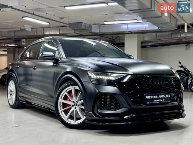 Черный Ауди RS Q8, объемом двигателя 4 л и пробегом 97 тыс. км за 85000 $, фото 1 на Automoto.ua