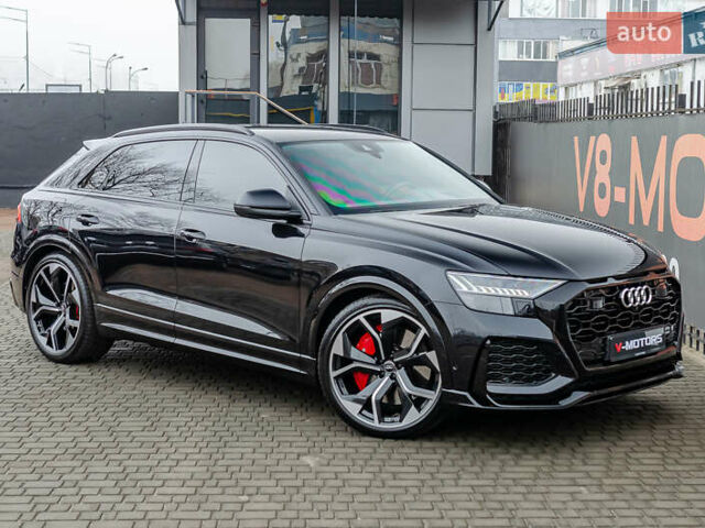 Черный Ауди RS Q8, объемом двигателя 4 л и пробегом 65 тыс. км за 99000 $, фото 1 на Automoto.ua