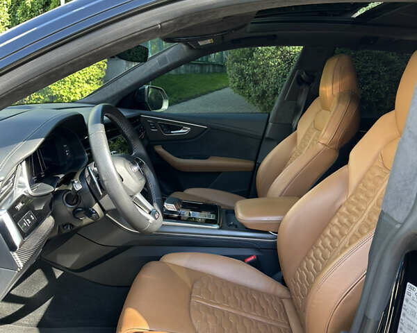 Черный Ауди RS Q8, объемом двигателя 4 л и пробегом 90 тыс. км за 85500 $, фото 1 на Automoto.ua