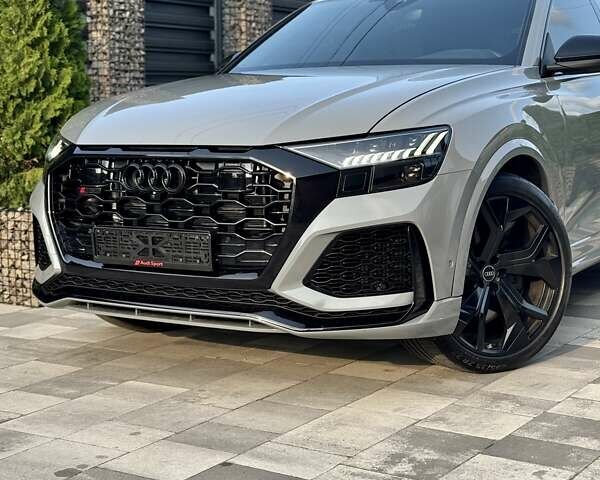 Серый Ауди RS Q8, объемом двигателя 4 л и пробегом 72 тыс. км за 99700 $, фото 1 на Automoto.ua