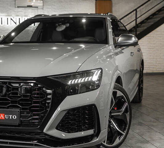 Сірий Ауді RS Q8, об'ємом двигуна 4 л та пробігом 15 тис. км за 122000 $, фото 1 на Automoto.ua