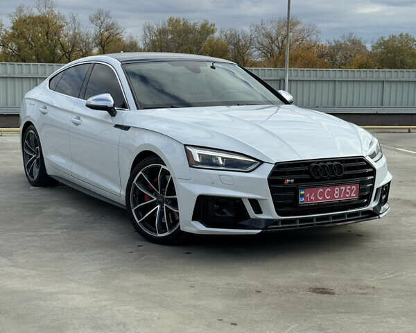 Белый Ауди S5 Sportback, объемом двигателя 3 л и пробегом 120 тыс. км за 33900 $, фото 1 на Automoto.ua