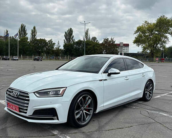 Белый Ауди S5 Sportback, объемом двигателя 3 л и пробегом 96 тыс. км за 32000 $, фото 1 на Automoto.ua