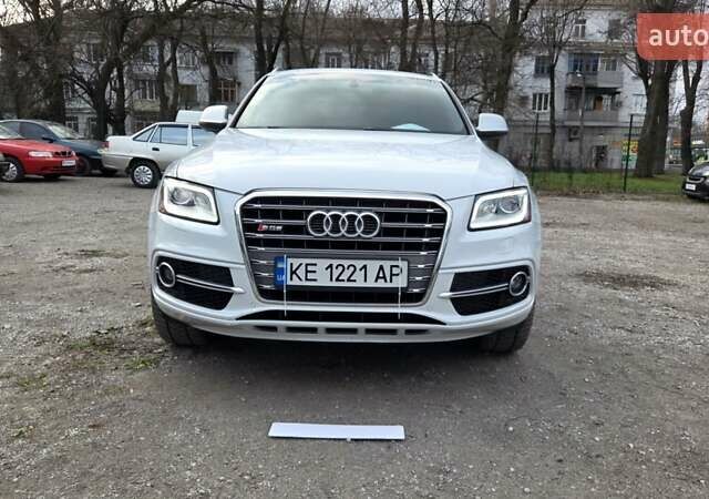 Белый Ауди SQ5, объемом двигателя 3 л и пробегом 215 тыс. км за 16700 $, фото 1 на Automoto.ua
