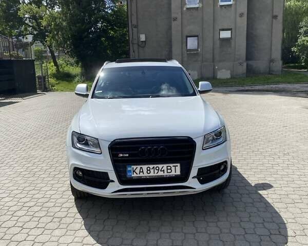 Белый Ауди SQ5, объемом двигателя 3 л и пробегом 162 тыс. км за 16000 $, фото 1 на Automoto.ua