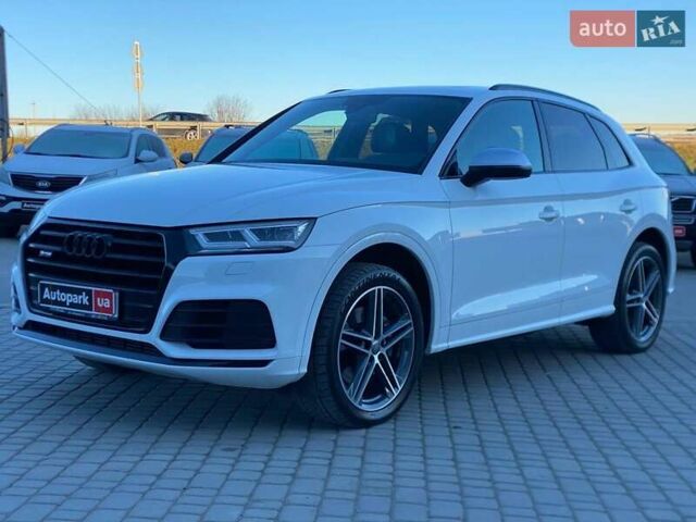 Белый Ауди SQ5, объемом двигателя 3 л и пробегом 125 тыс. км за 28440 $, фото 1 на Automoto.ua