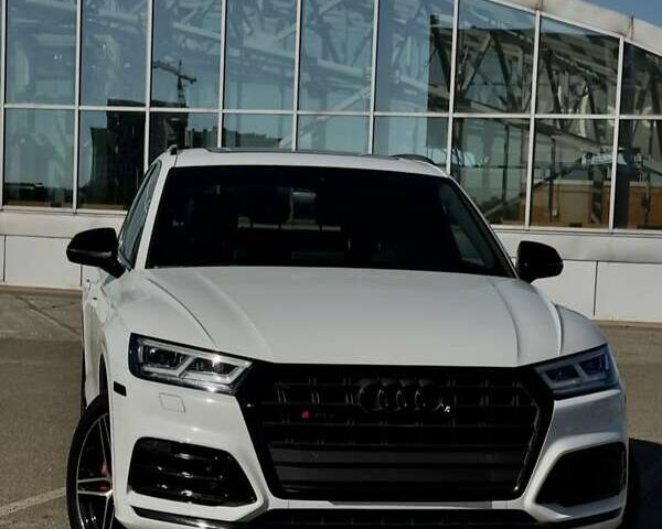 Белый Ауди SQ5, объемом двигателя 3 л и пробегом 135 тыс. км за 38000 $, фото 1 на Automoto.ua