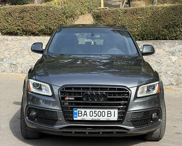 Серый Ауди SQ5, объемом двигателя 3 л и пробегом 199 тыс. км за 21500 $, фото 1 на Automoto.ua