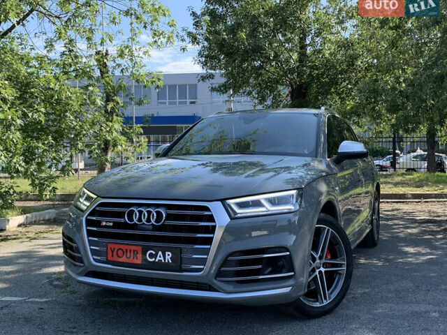 Сірий Ауді SQ5, об'ємом двигуна 3 л та пробігом 69 тис. км за 41999 $, фото 1 на Automoto.ua