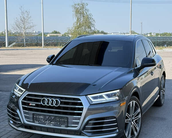 Серый Ауди SQ5, объемом двигателя 3 л и пробегом 158 тыс. км за 32500 $, фото 1 на Automoto.ua