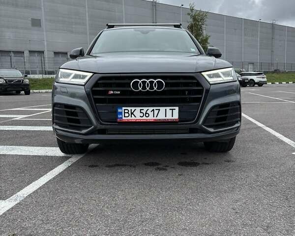 Серый Ауди SQ5, объемом двигателя 3 л и пробегом 88 тыс. км за 42000 $, фото 1 на Automoto.ua