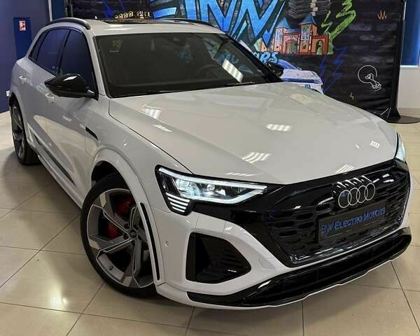 Ауді SQ8 e-tron, об'ємом двигуна 0 л та пробігом 9 тис. км за 72999 $, фото 1 на Automoto.ua