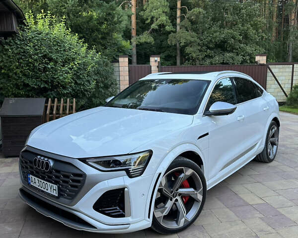 Белый Ауди SQ8 Sportback e-tron, объемом двигателя 0 л и пробегом 60 тыс. км за 85000 $, фото 1 на Automoto.ua