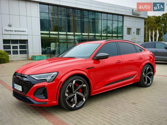 Красный Ауди SQ8 Sportback e-tron, объемом двигателя 0 л и пробегом 27 тыс. км за 72000 $, фото 1 на Automoto.ua