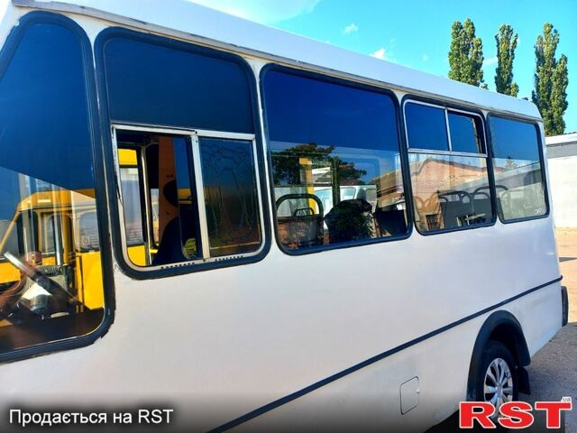 БАЗ 2215, объемом двигателя 2.4 л и пробегом 421 тыс. км за 3200 $, фото 1 на Automoto.ua