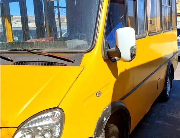 Желтый БАЗ 2215, объемом двигателя 2.9 л и пробегом 367 тыс. км за 1050 $, фото 1 на Automoto.ua
