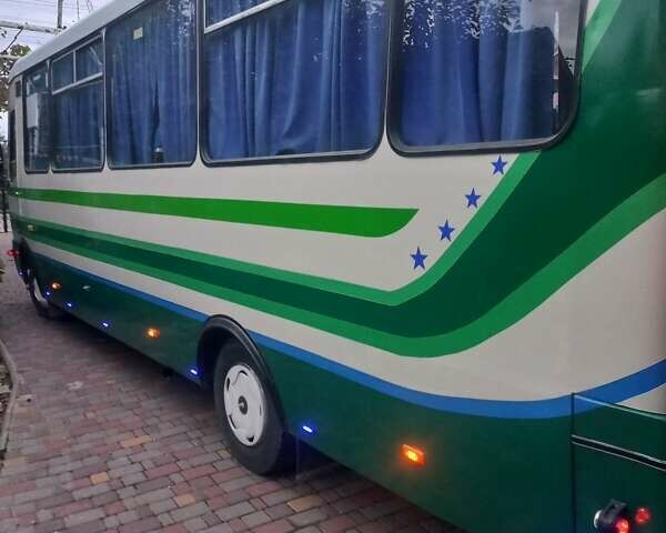 Белый БАЗ А 079 Эталон, объемом двигателя 5.7 л и пробегом 69 тыс. км за 11200 $, фото 1 на Automoto.ua