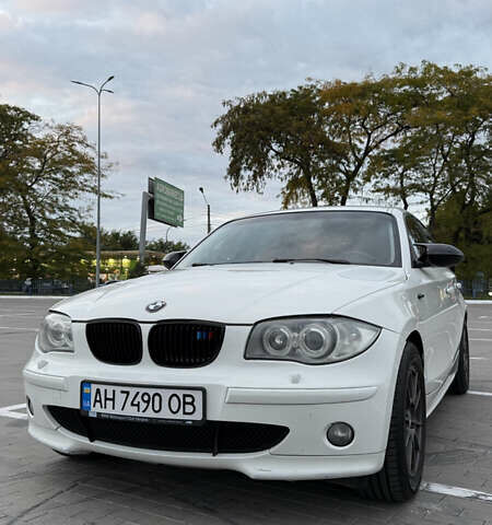 Белый БМВ 1 Серия, объемом двигателя 2 л и пробегом 240 тыс. км за 6700 $, фото 1 на Automoto.ua