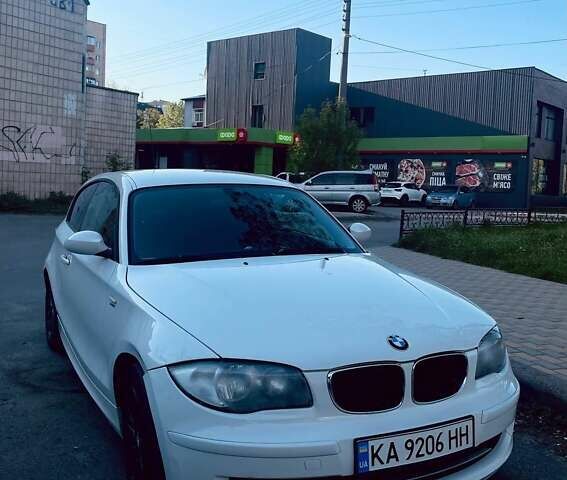 Белый БМВ 1 Серия, объемом двигателя 1.6 л и пробегом 120 тыс. км за 7500 $, фото 1 на Automoto.ua