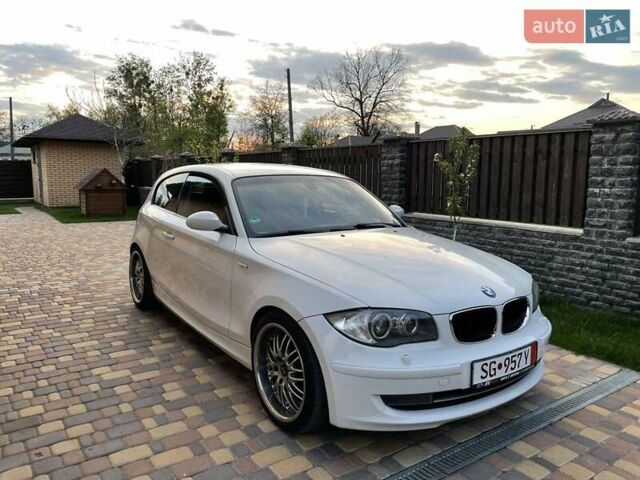 Білий БМВ 1 Серія, об'ємом двигуна 2 л та пробігом 284 тис. км за 8800 $, фото 1 на Automoto.ua