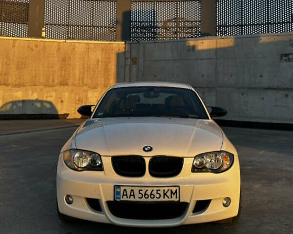 Белый БМВ 1 Серия, объемом двигателя 1.6 л и пробегом 218 тыс. км за 5600 $, фото 1 на Automoto.ua