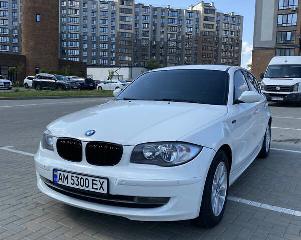 Белый БМВ 1 Серия, объемом двигателя 2 л и пробегом 298 тыс. км за 7200 $, фото 1 на Automoto.ua