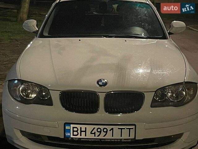 Белый БМВ 1 Серия, объемом двигателя 2 л и пробегом 290 тыс. км за 6000 $, фото 1 на Automoto.ua