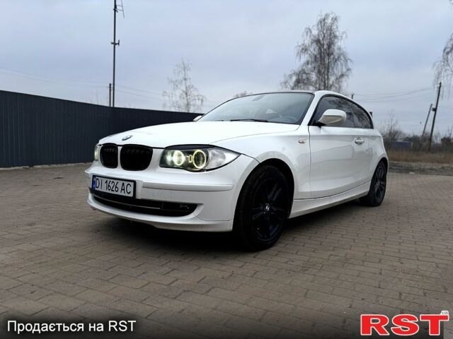 Белый БМВ 1 Серия, объемом двигателя 2 л и пробегом 230 тыс. км за 5900 $, фото 1 на Automoto.ua