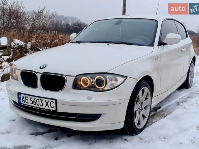 Белый БМВ 1 Серия, объемом двигателя 2 л и пробегом 159 тыс. км за 6800 $, фото 1 на Automoto.ua