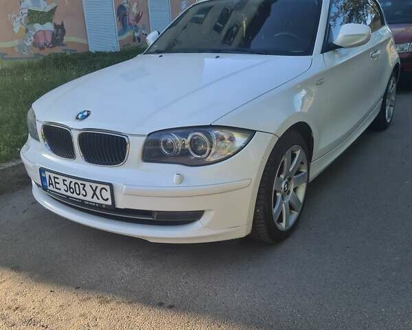 Белый БМВ 1 Серия, объемом двигателя 2 л и пробегом 164 тыс. км за 6300 $, фото 1 на Automoto.ua