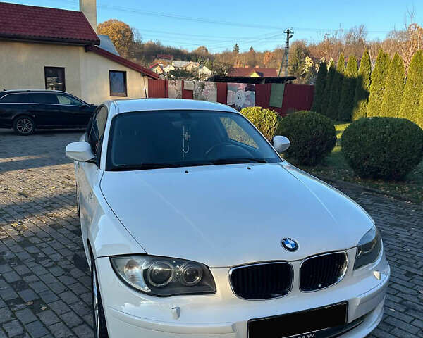 Белый БМВ 1 Серия, объемом двигателя 2 л и пробегом 255 тыс. км за 6900 $, фото 1 на Automoto.ua