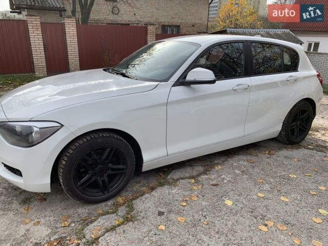 Белый БМВ 1 Серия, объемом двигателя 2 л и пробегом 303 тыс. км за 9200 $, фото 1 на Automoto.ua