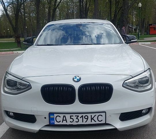 Білий БМВ 1 Серія, об'ємом двигуна 2 л та пробігом 242 тис. км за 8500 $, фото 1 на Automoto.ua